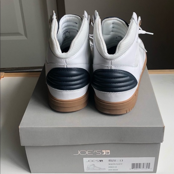 Sneaker - Picture 3 of 6